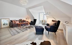 Daenisch & Hygge